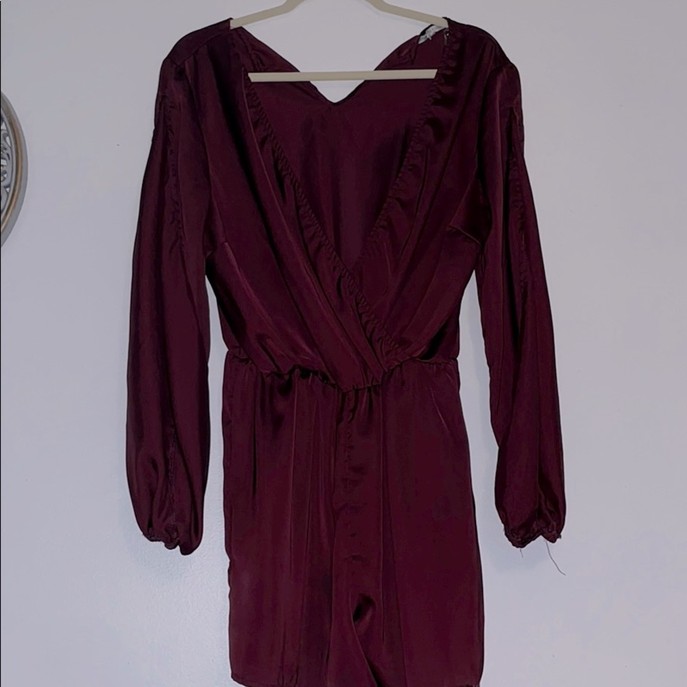 Burgundy Romper size L sleeve opens